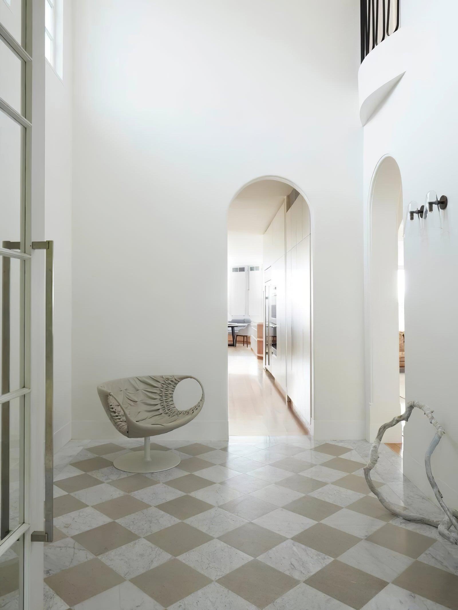 Lioririella Conical Glass Wall Lamp