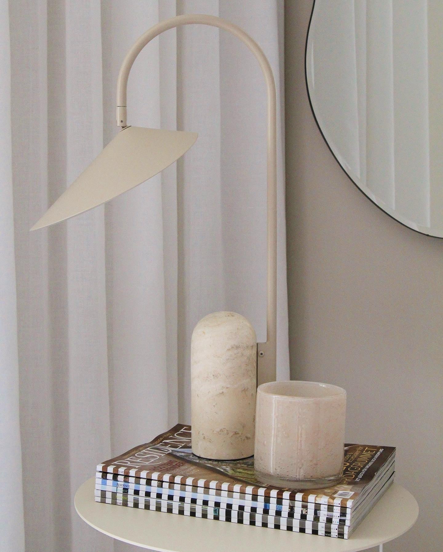 Selva Arc Leaf Table Light