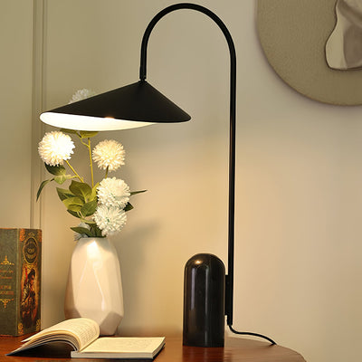 Selva Arc Leaf Table Light