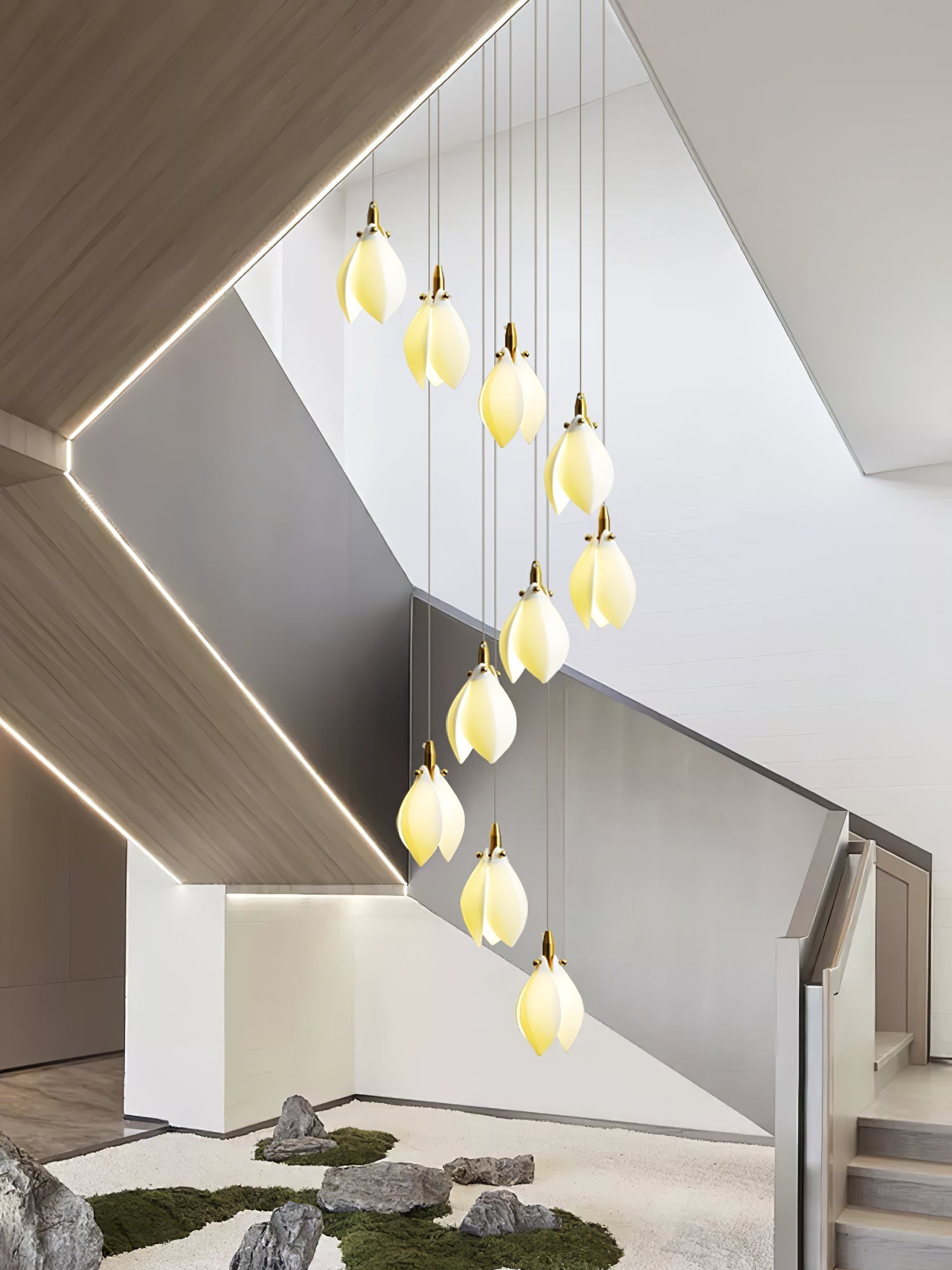 Caphayra Floral Ceramic Brass Chandelier