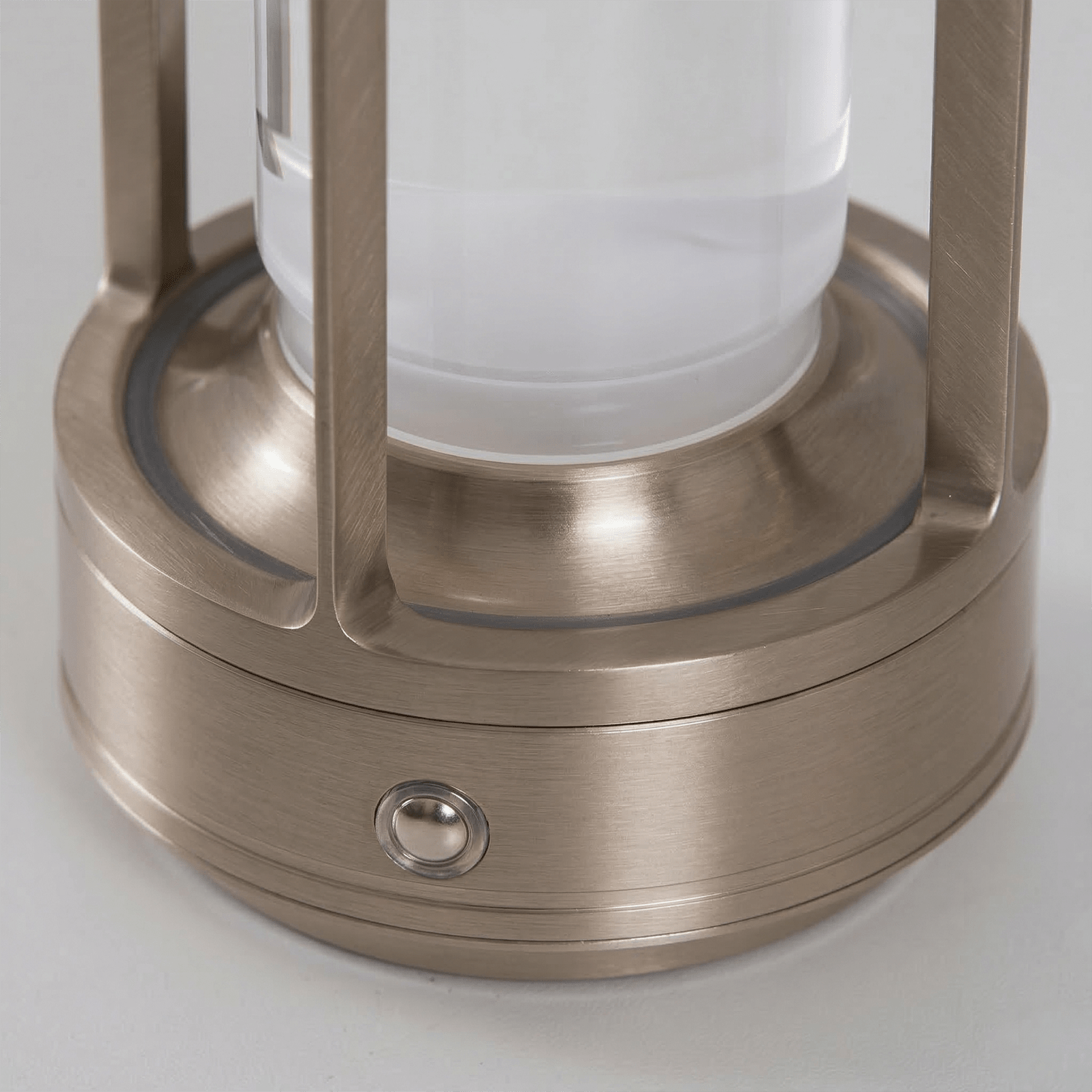 Solvane Rechargeable Table Lamp