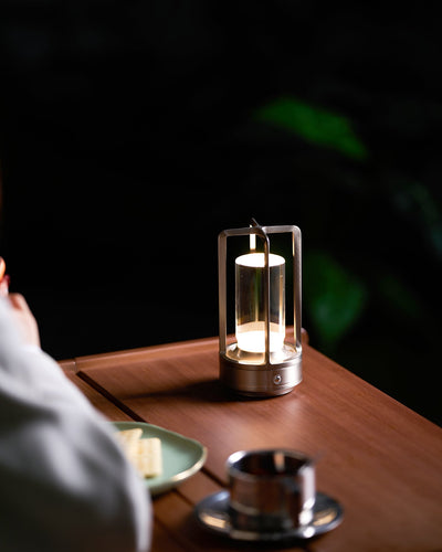 Solvane Rechargeable Table Lamp