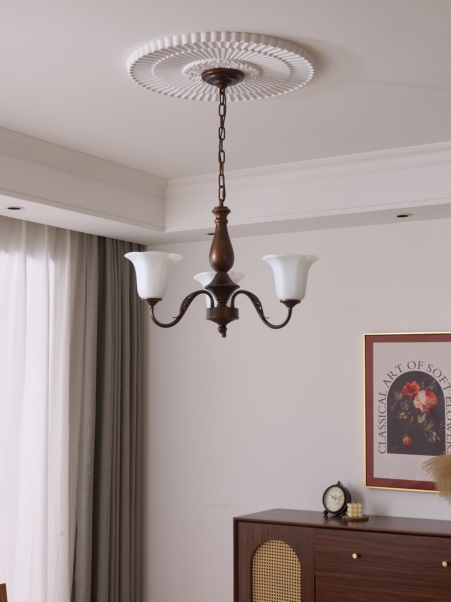 Uveleth Traditional Elegance Glass Chandelier