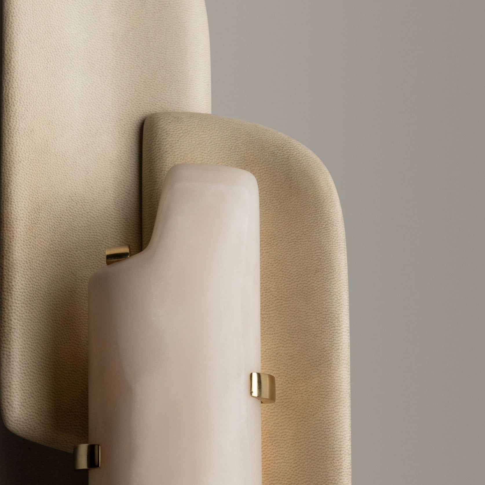 Lysara Aurellin Alabaster Sconce