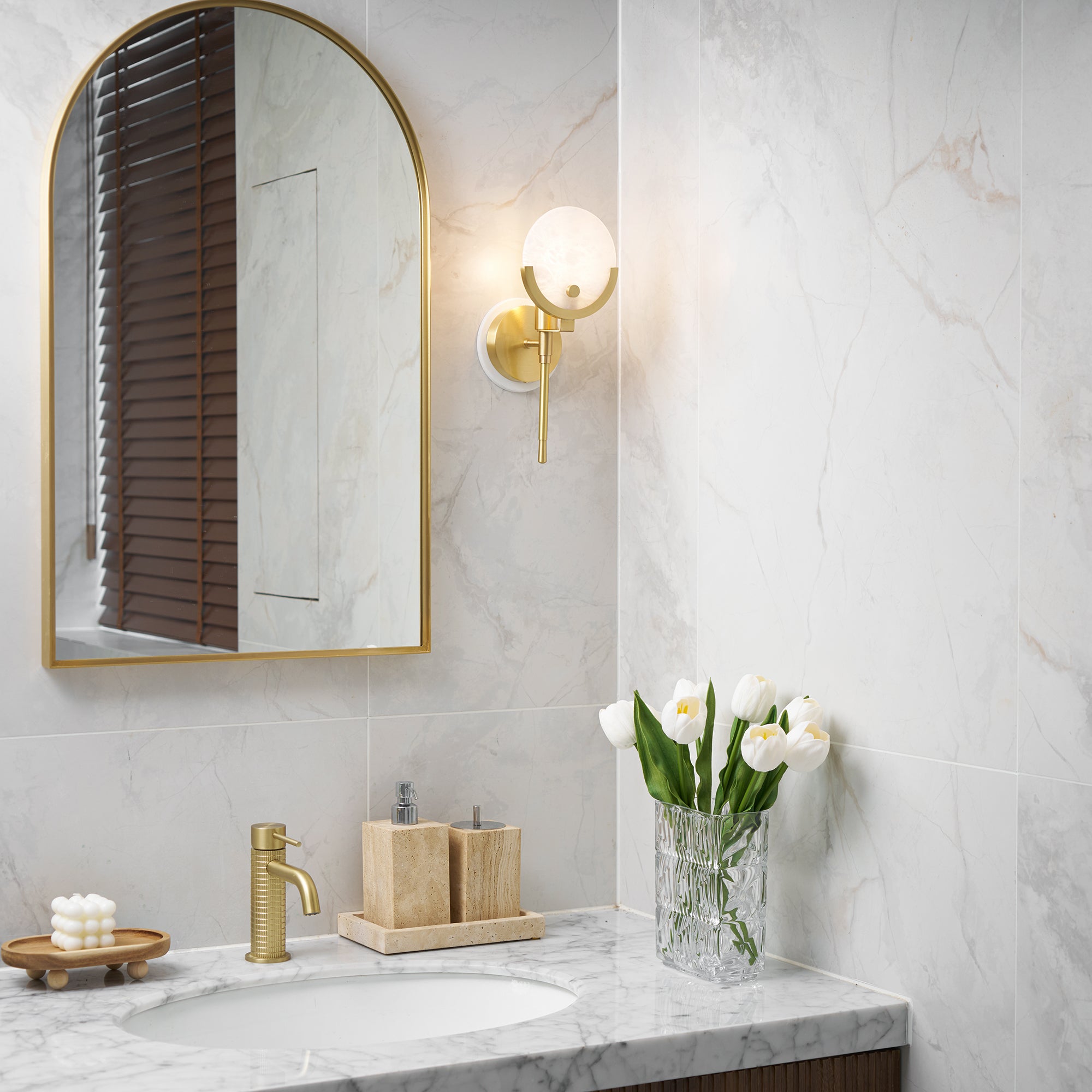 Lumibrook Cradle Alabaster Globe Indoor Wall Light