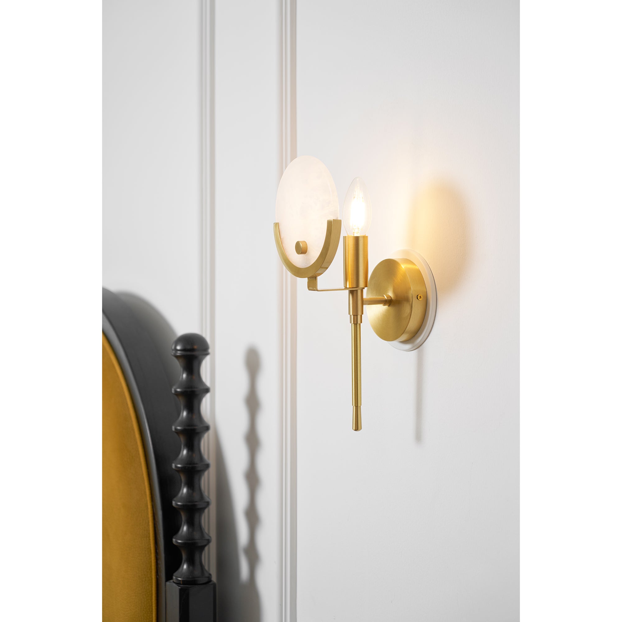 Lumibrook Cradle Alabaster Globe Indoor Wall Light