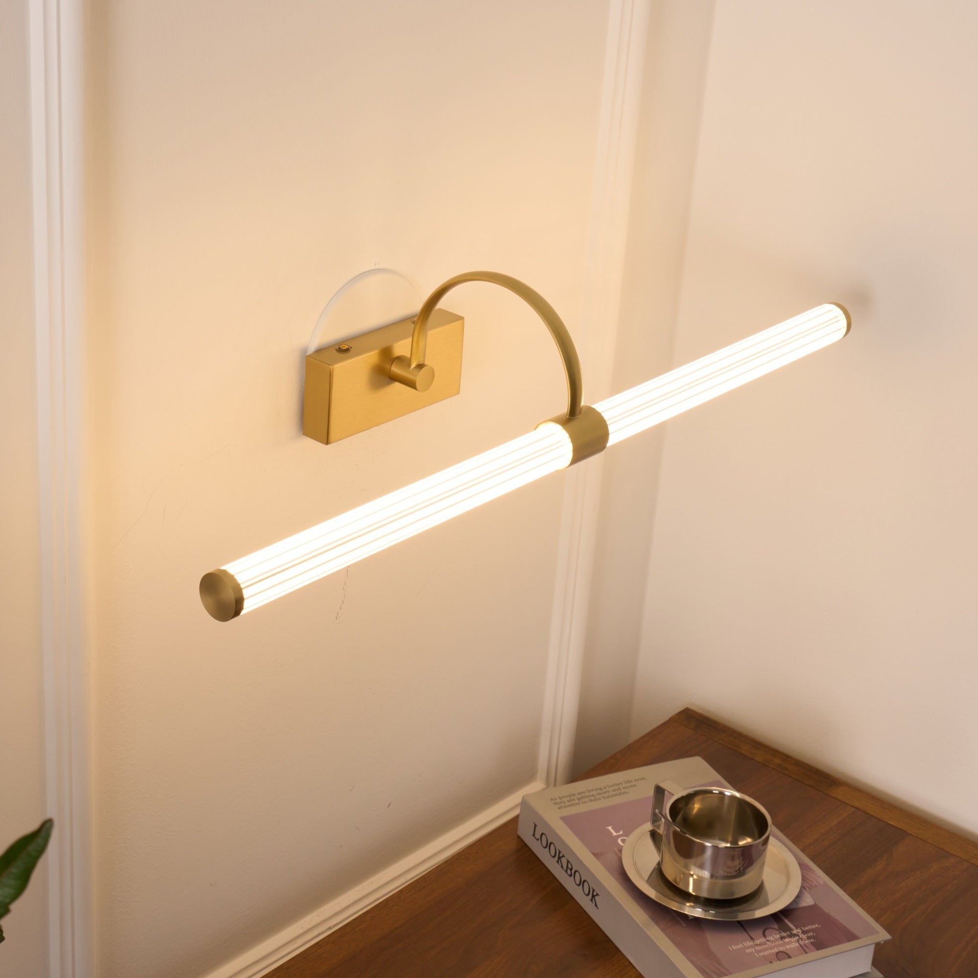 Beryl Modern Minimalist Brass Wall Light