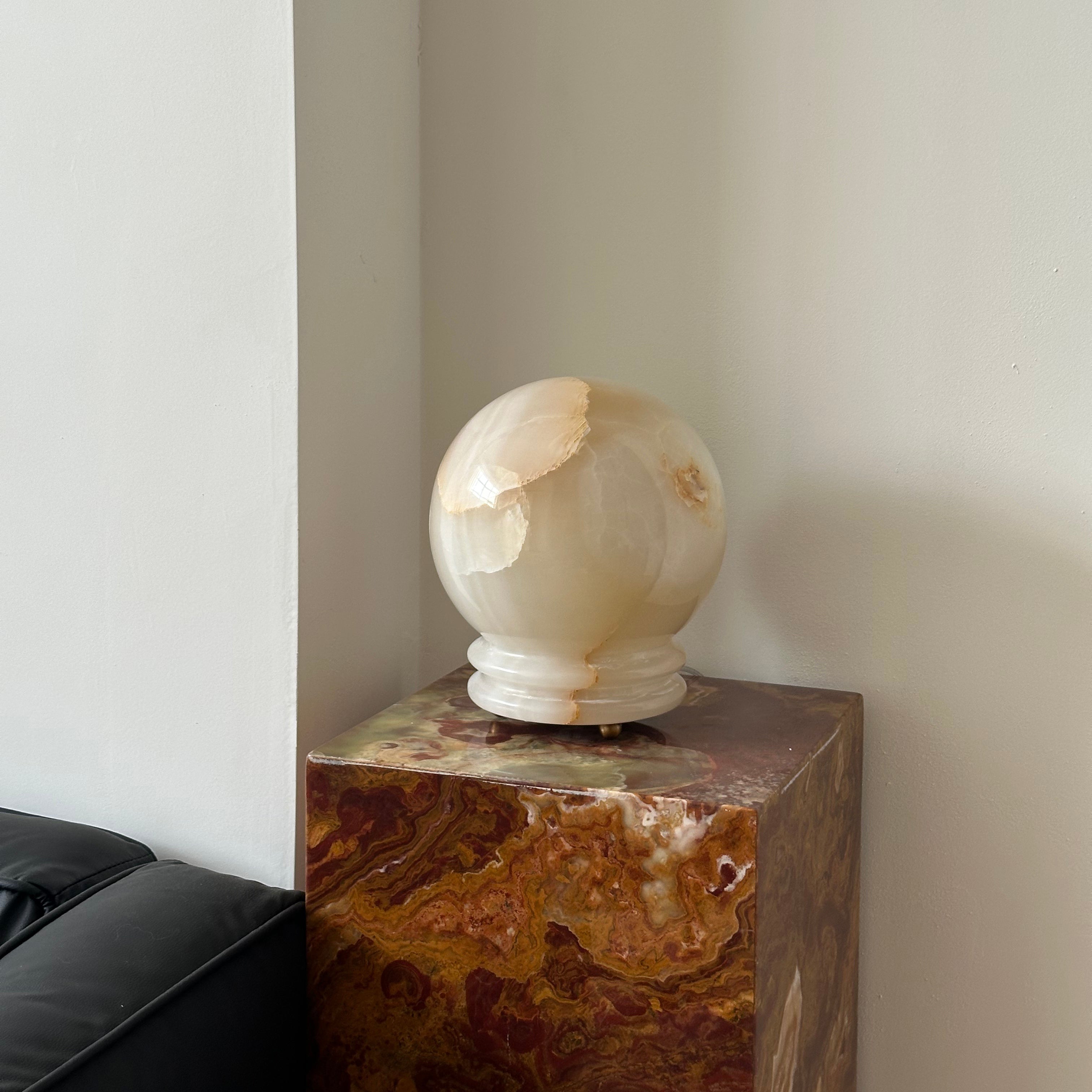Amberia Table Lamp