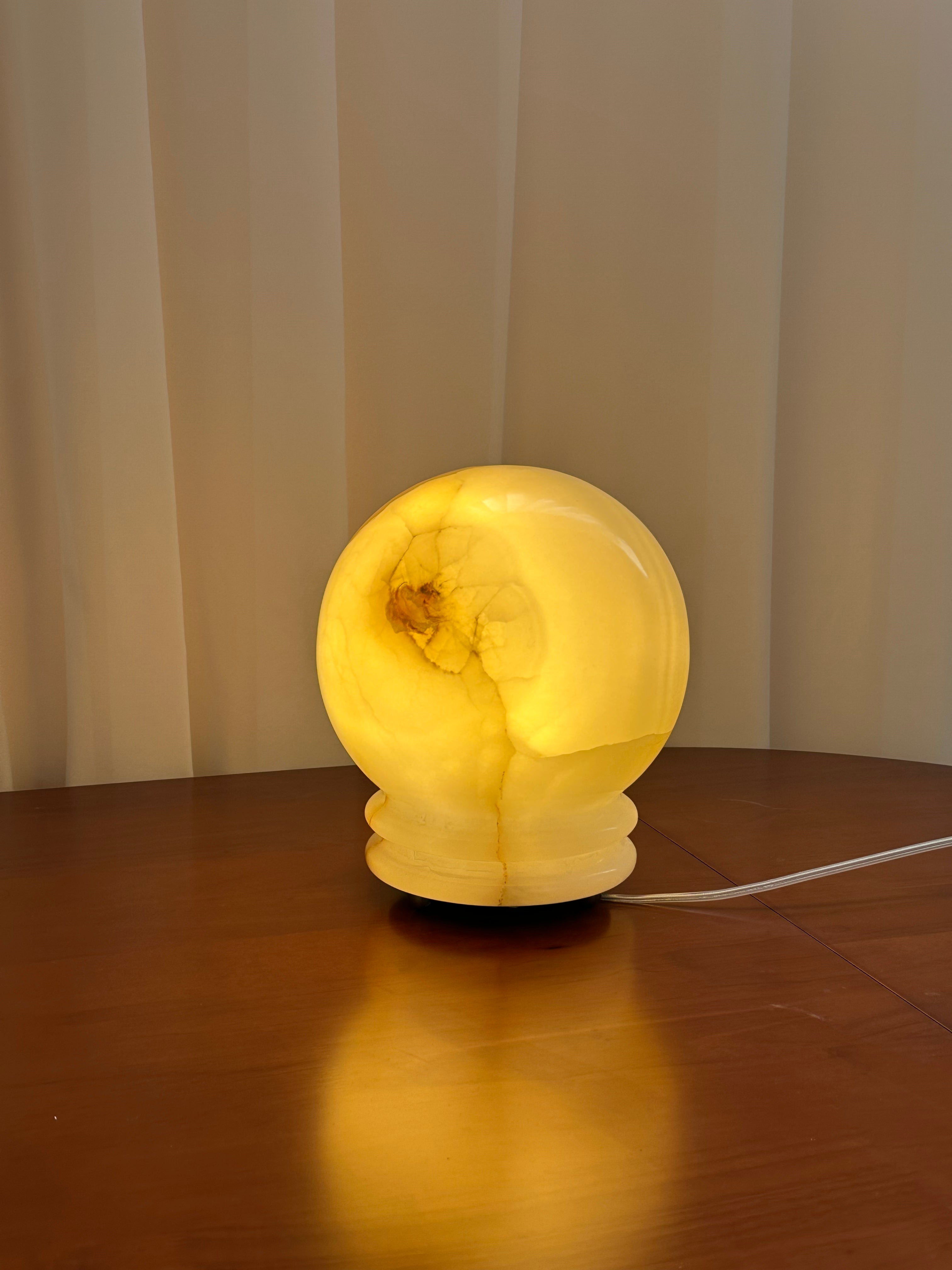 Amberia Table Lamp