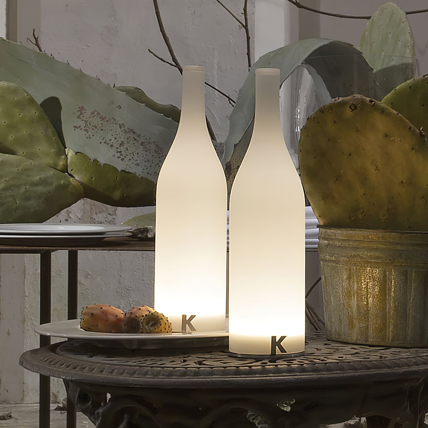 Vino Built-in Battery Table Lamp