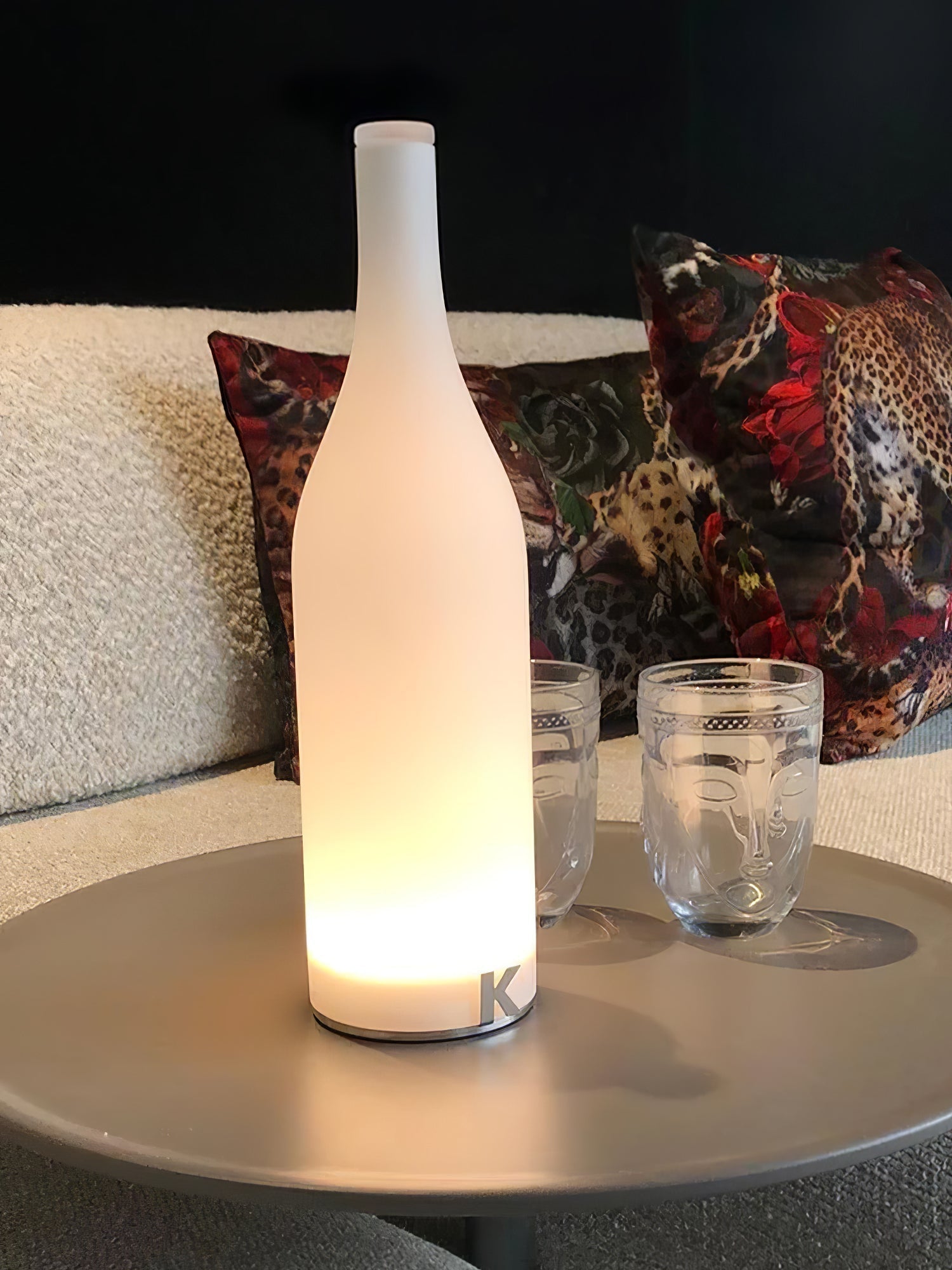 Vino Built-in Battery Table Lamp