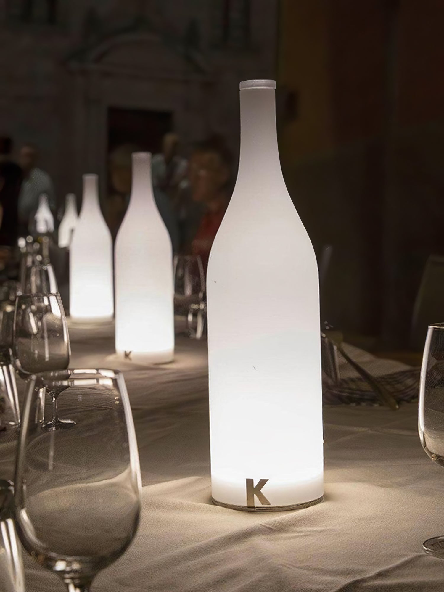 Vino Built-in Battery Table Lamp