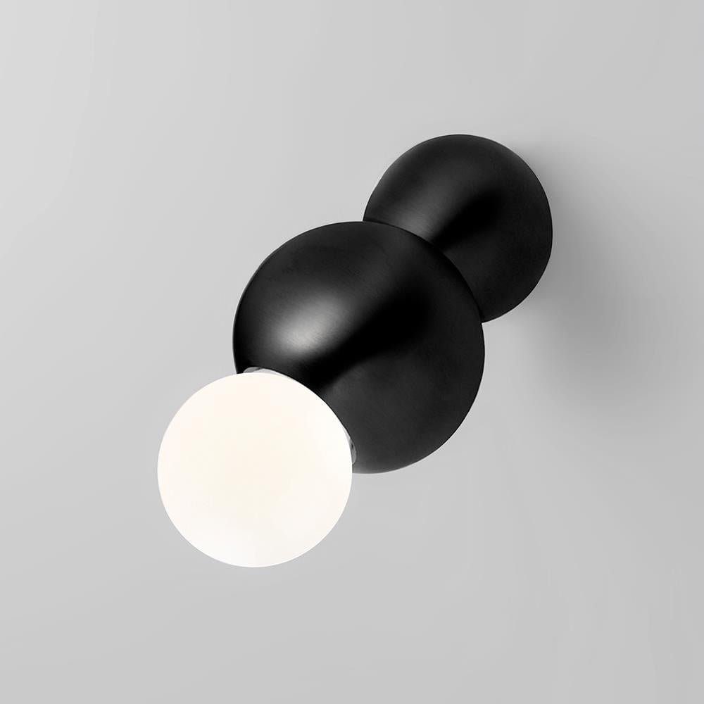 Oshaen Modern Minimalist Ball Mounted Wall Light