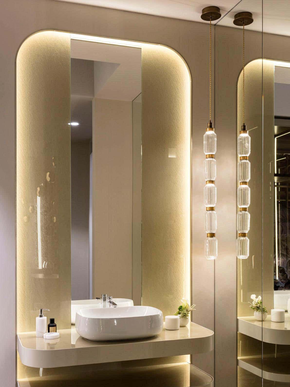 Veliora Glass Light Luxury Pendant Lamp