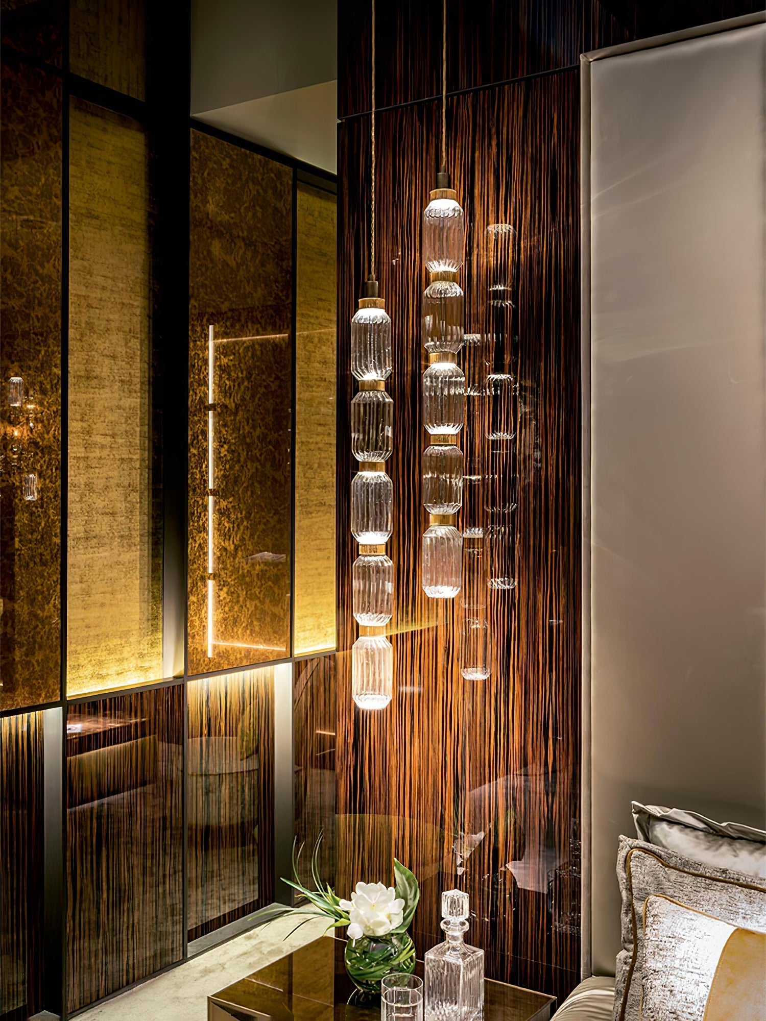 Veliora Glass Light Luxury Pendant Lamp
