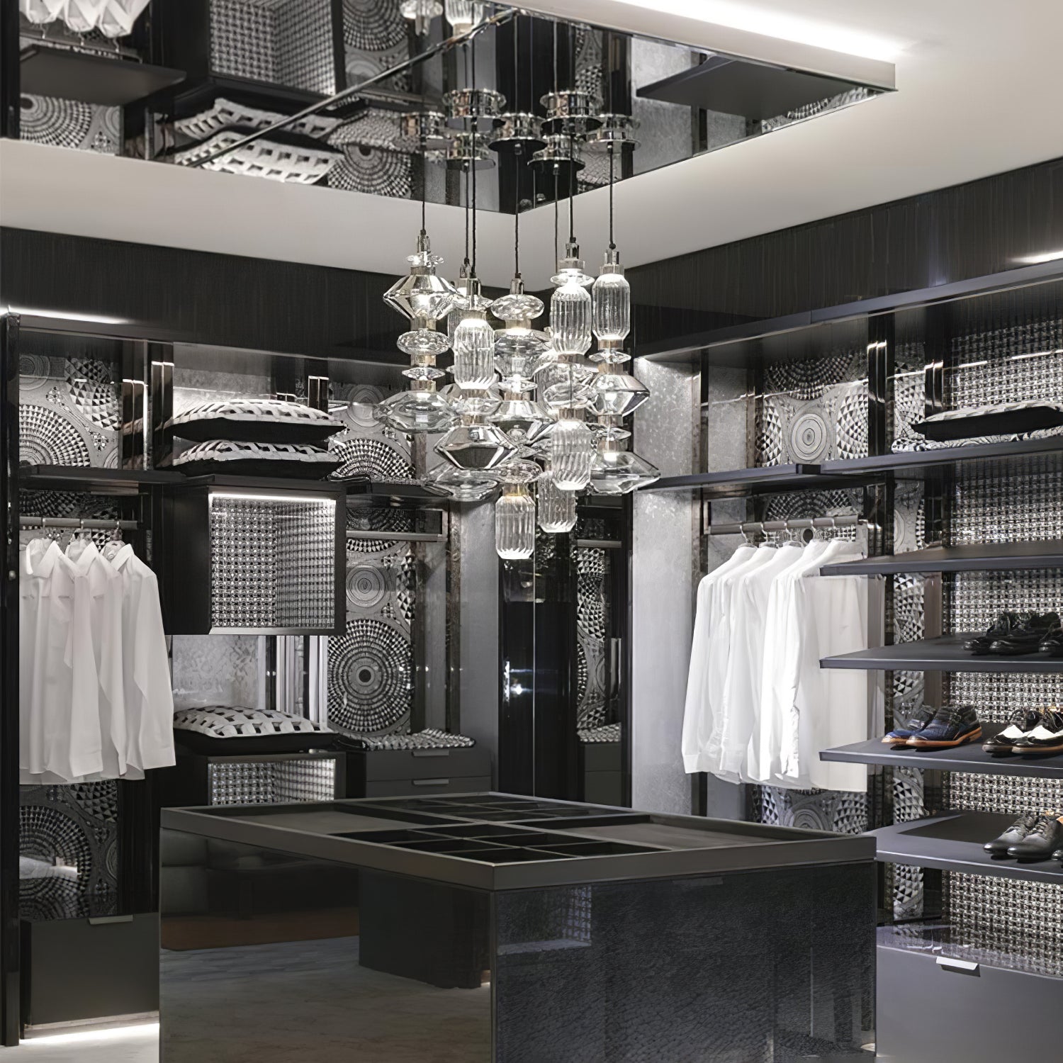 Veliora Glass Light Luxury Pendant Lamp