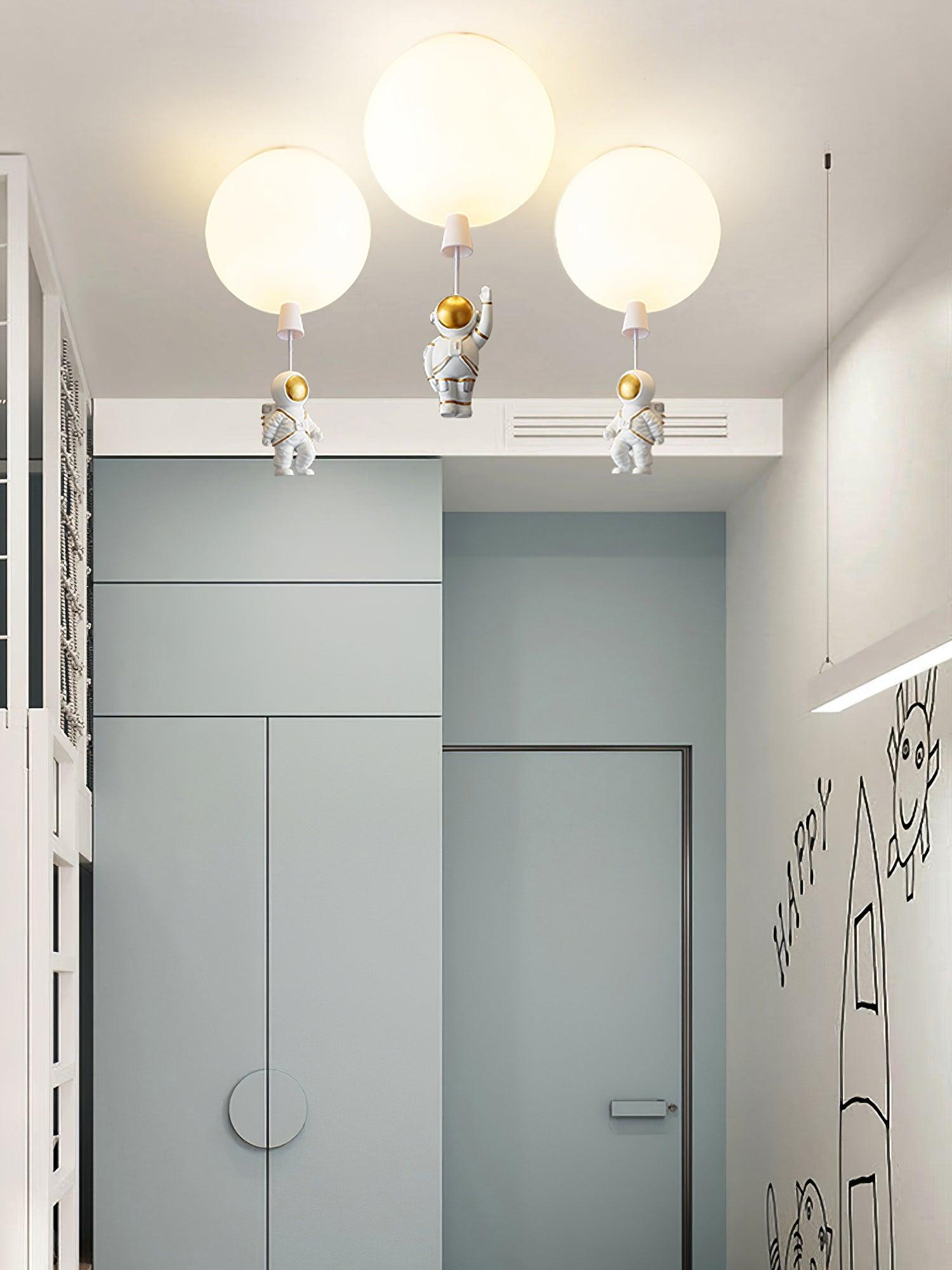 Noraria Unique Balloon Glossy Ceiling Light