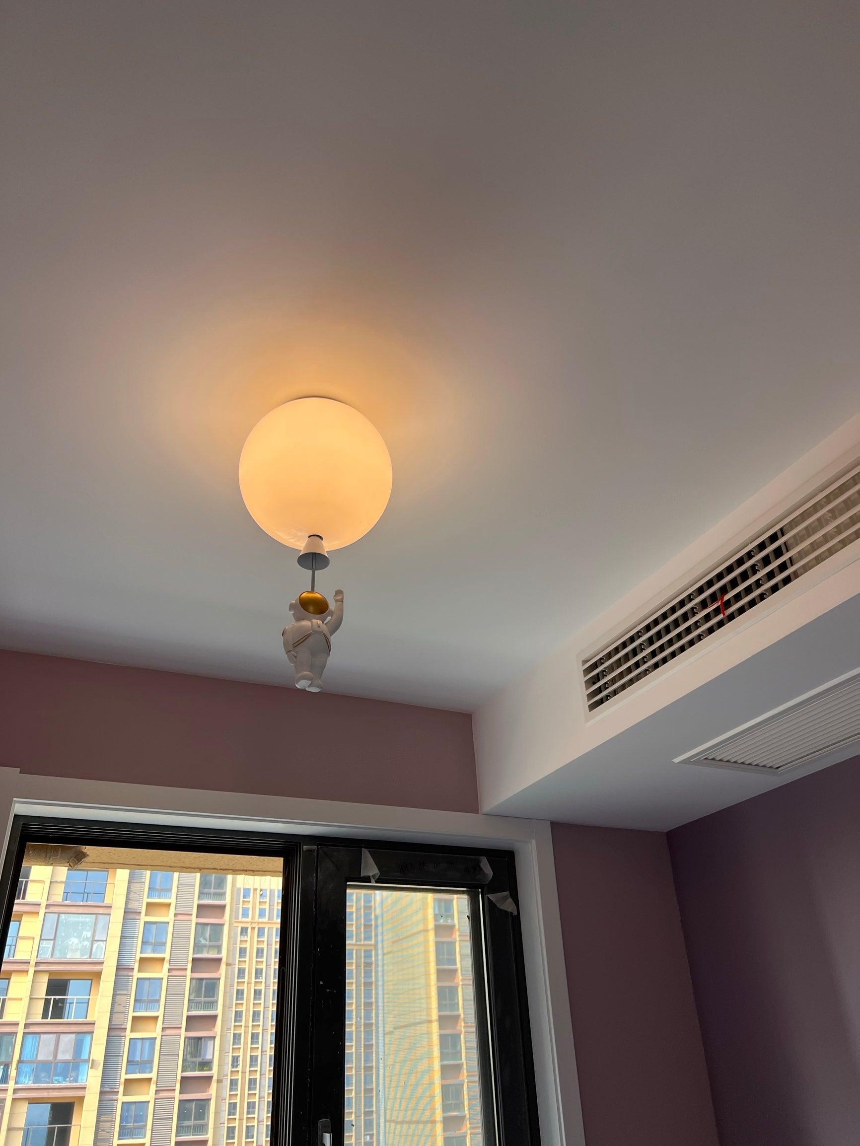 Noraria Unique Balloon Glossy Ceiling Light