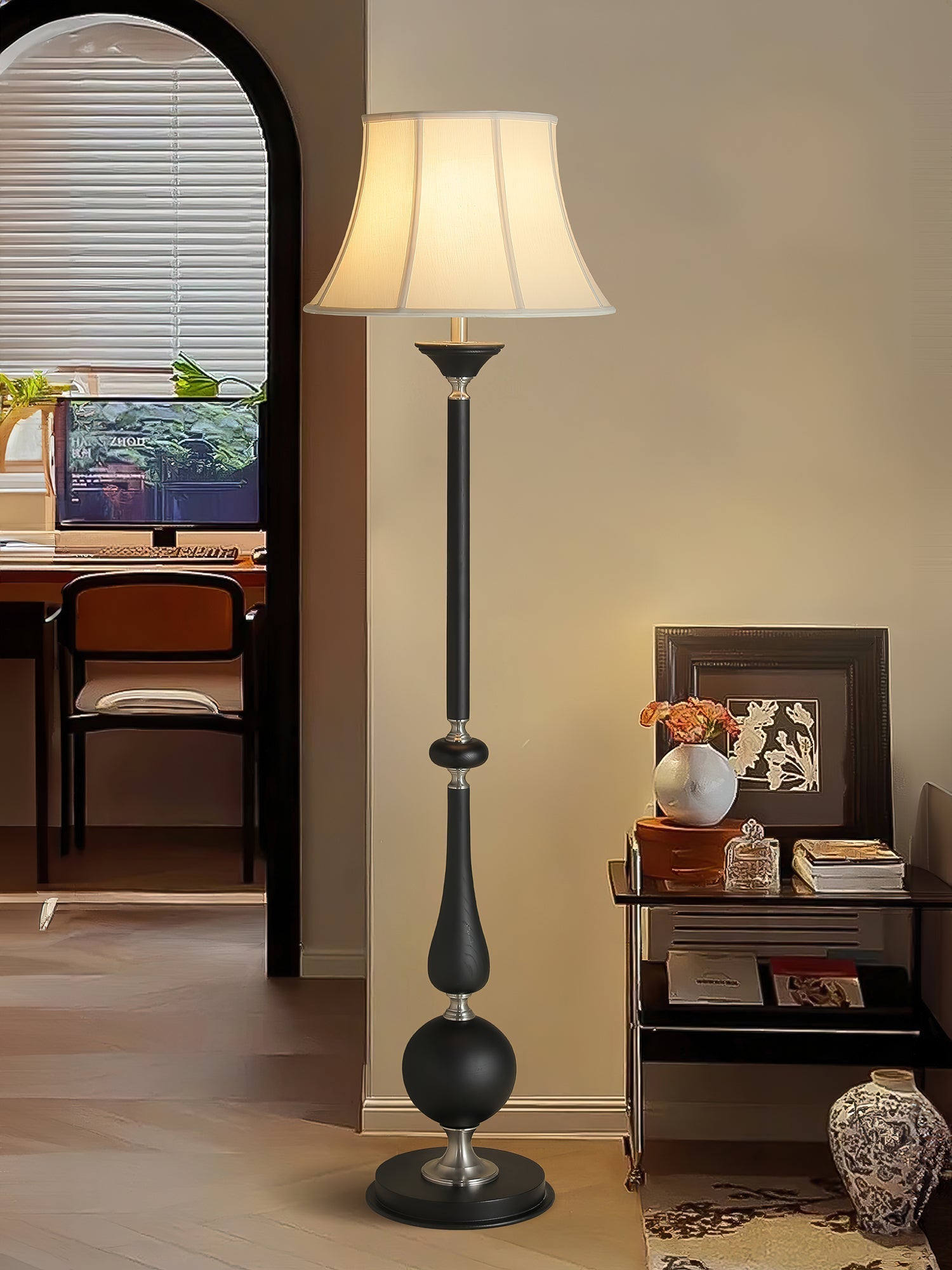 Primo Classic Floor Lamp