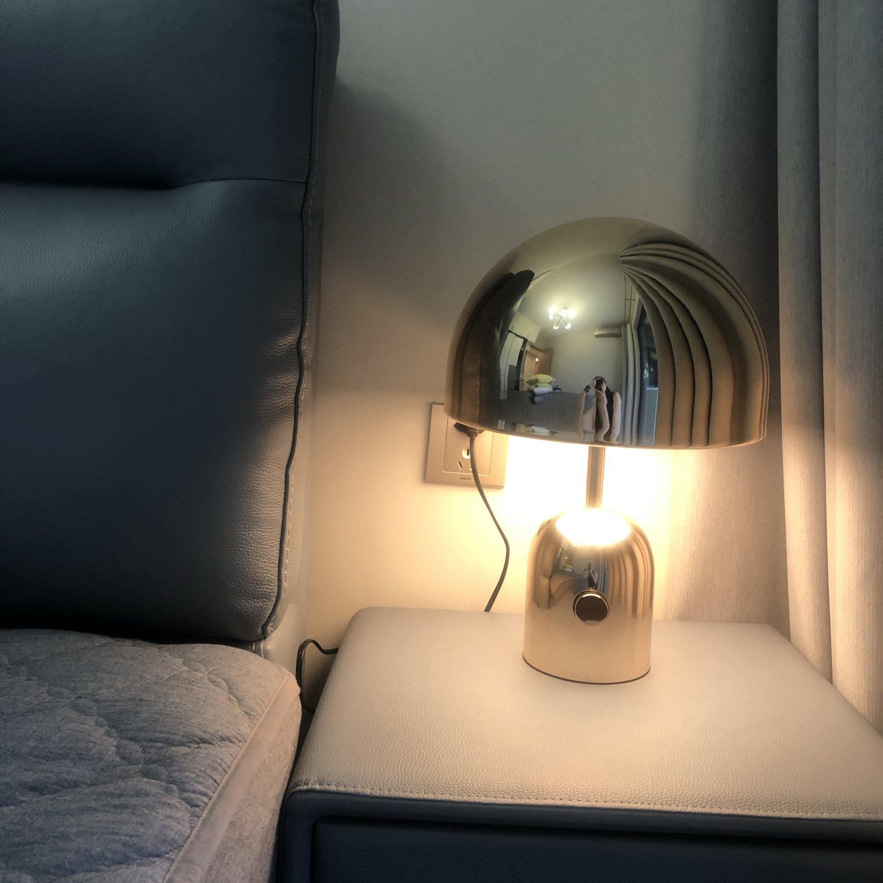 Ames Luxury Bell Table Light