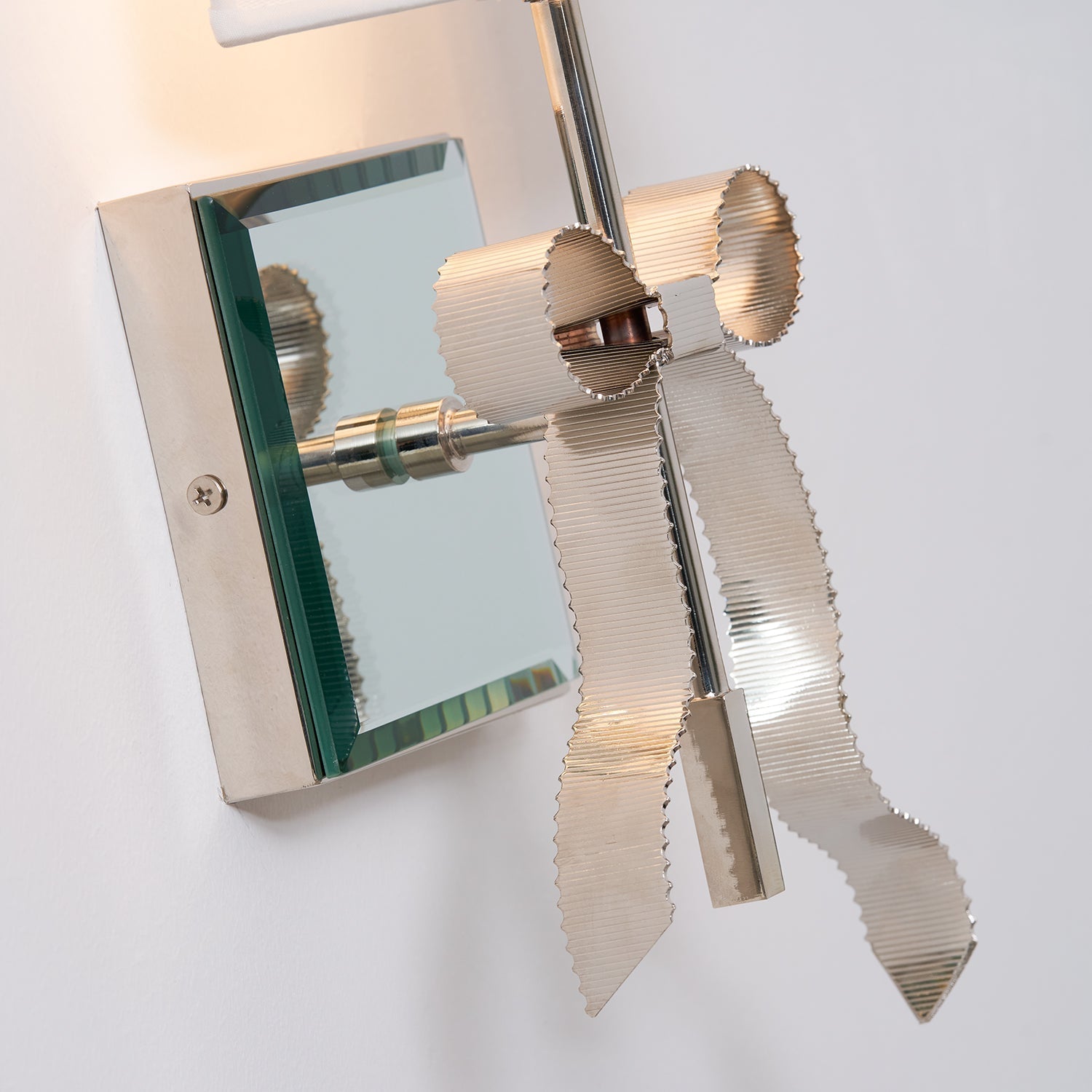 Veskin Bow Wall Sconce