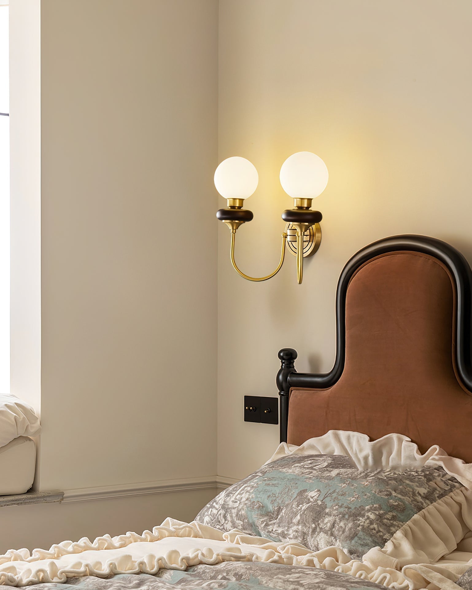Elvalora Wall Lamp Premium Nordic Art Walnut Glass