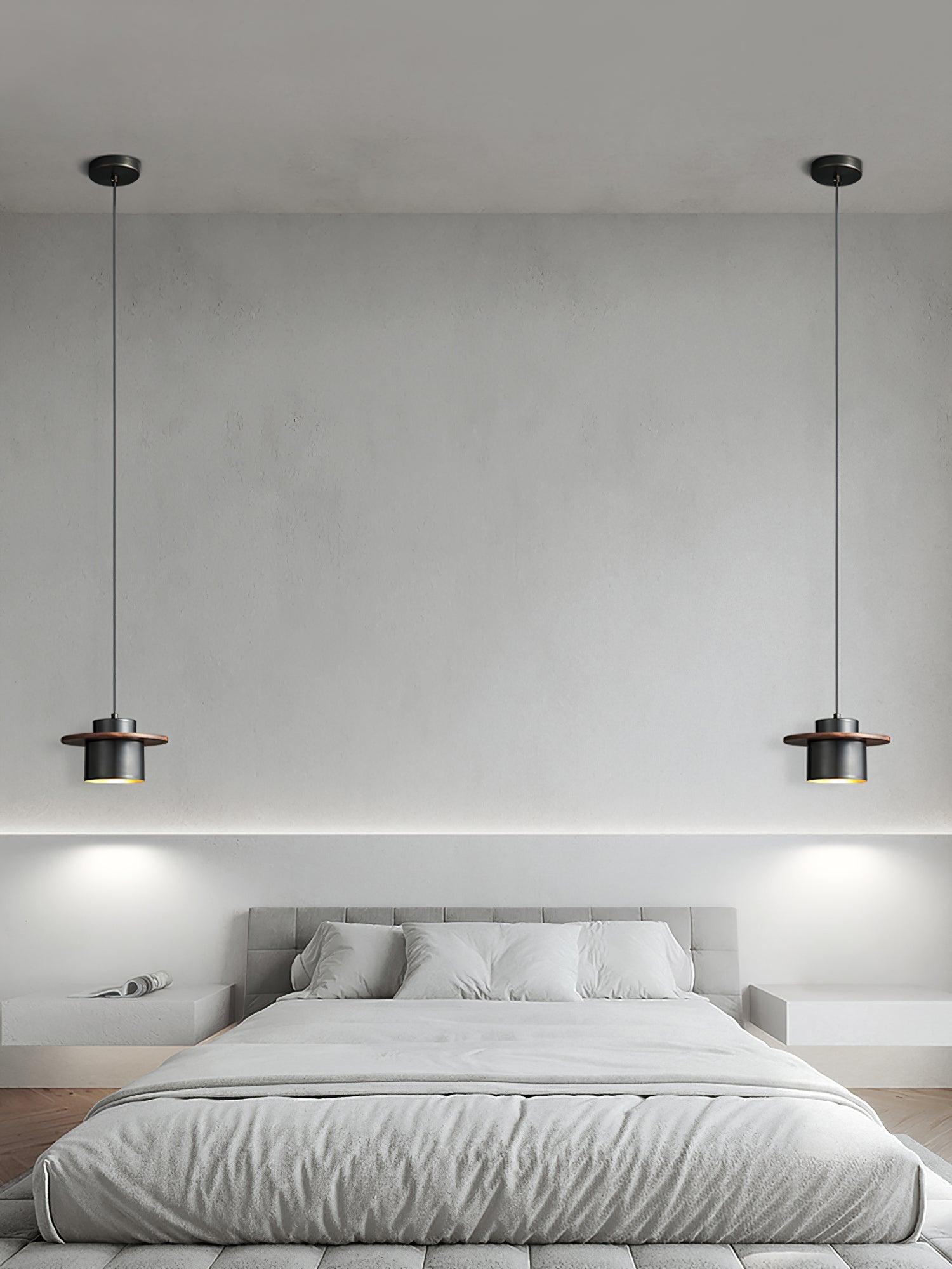 Auririra Industrial Brass Pendant Light