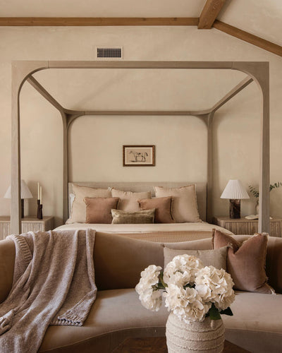 Teriinelia Table Lamp