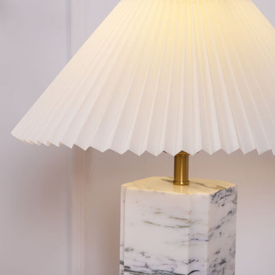 Selaleria Modern Table Lamp
