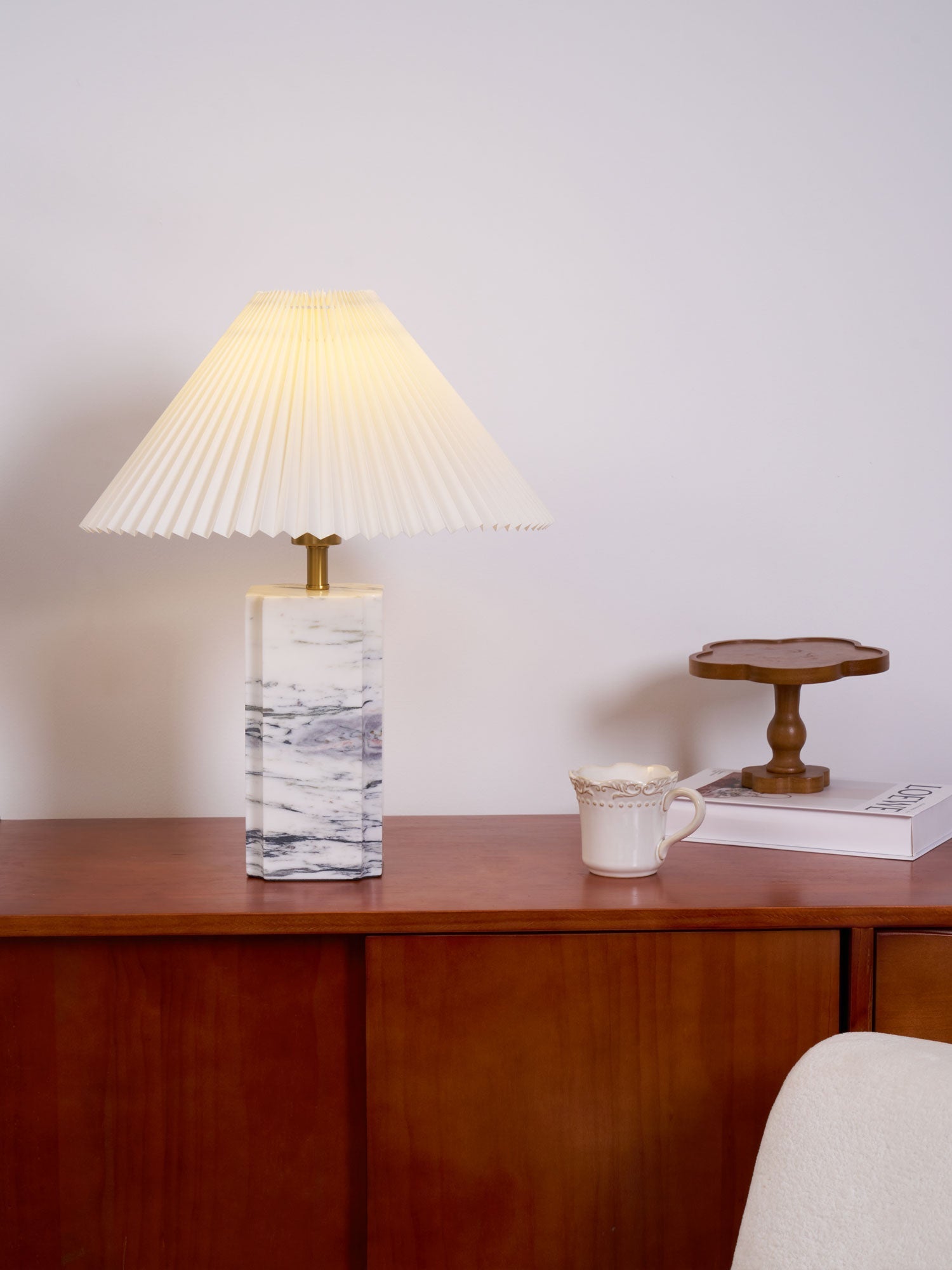 Selaleria Modern Table Lamp