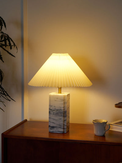 Selaleria Modern Table Lamp