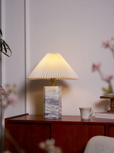 Selaleria Modern Table Lamp