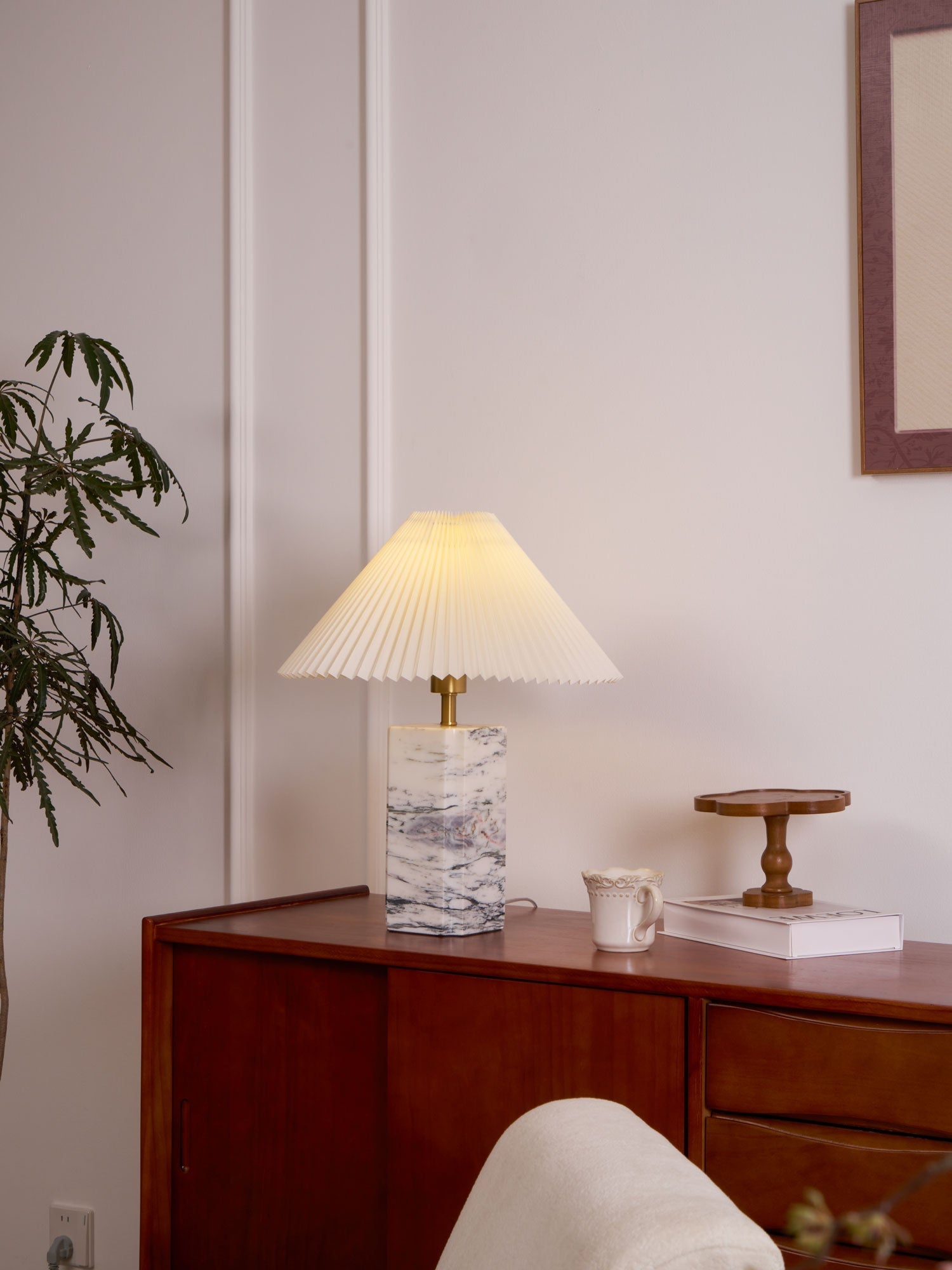 Selaleria Modern Table Lamp