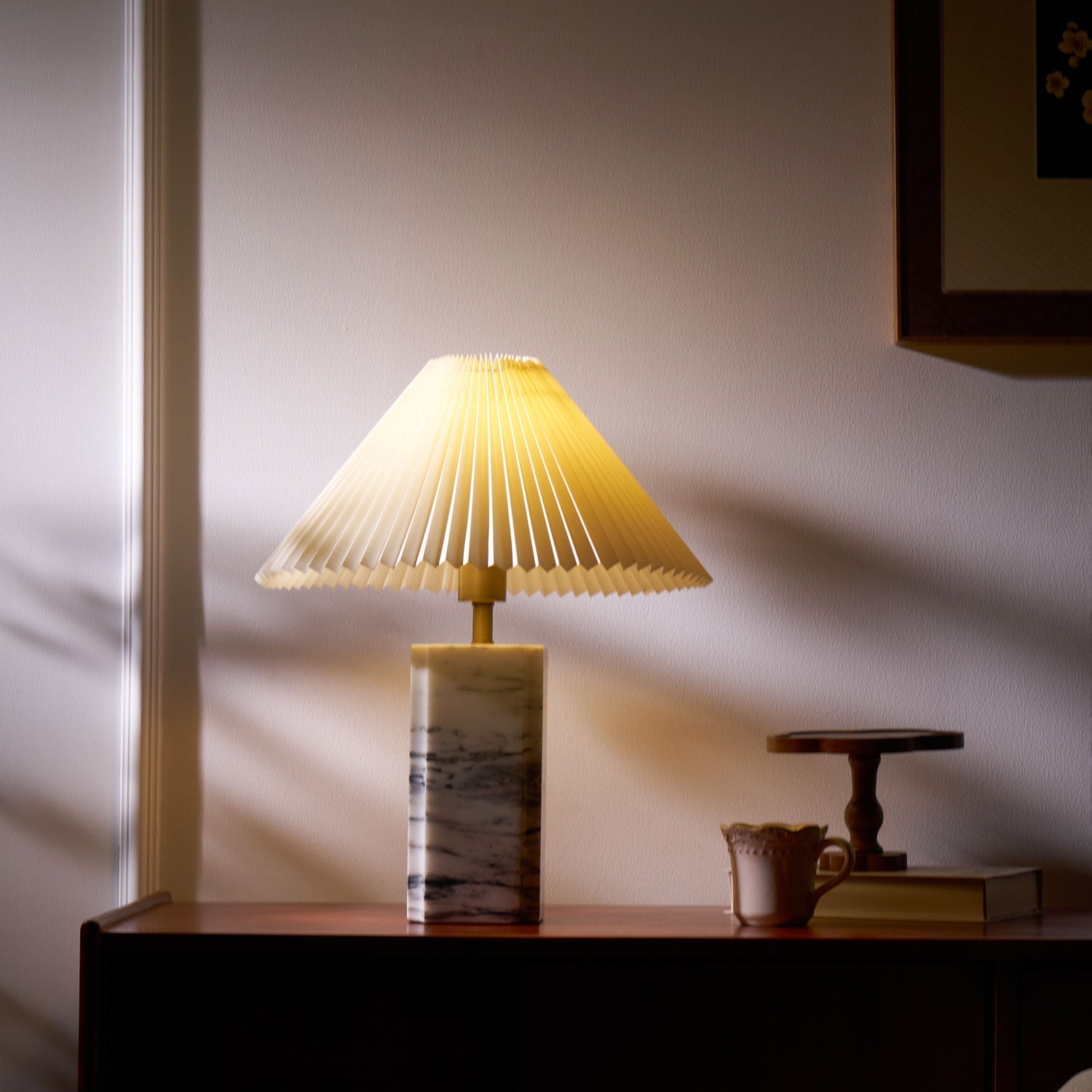 Selaleria Modern Table Lamp