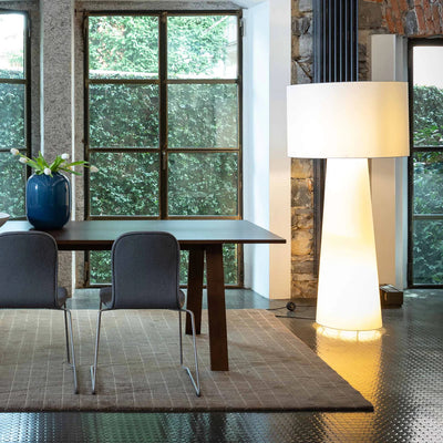 Viraalella Floor Light