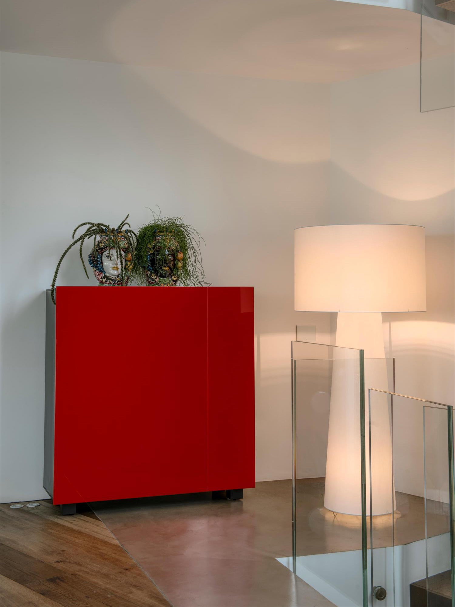 Viraalella Floor Light