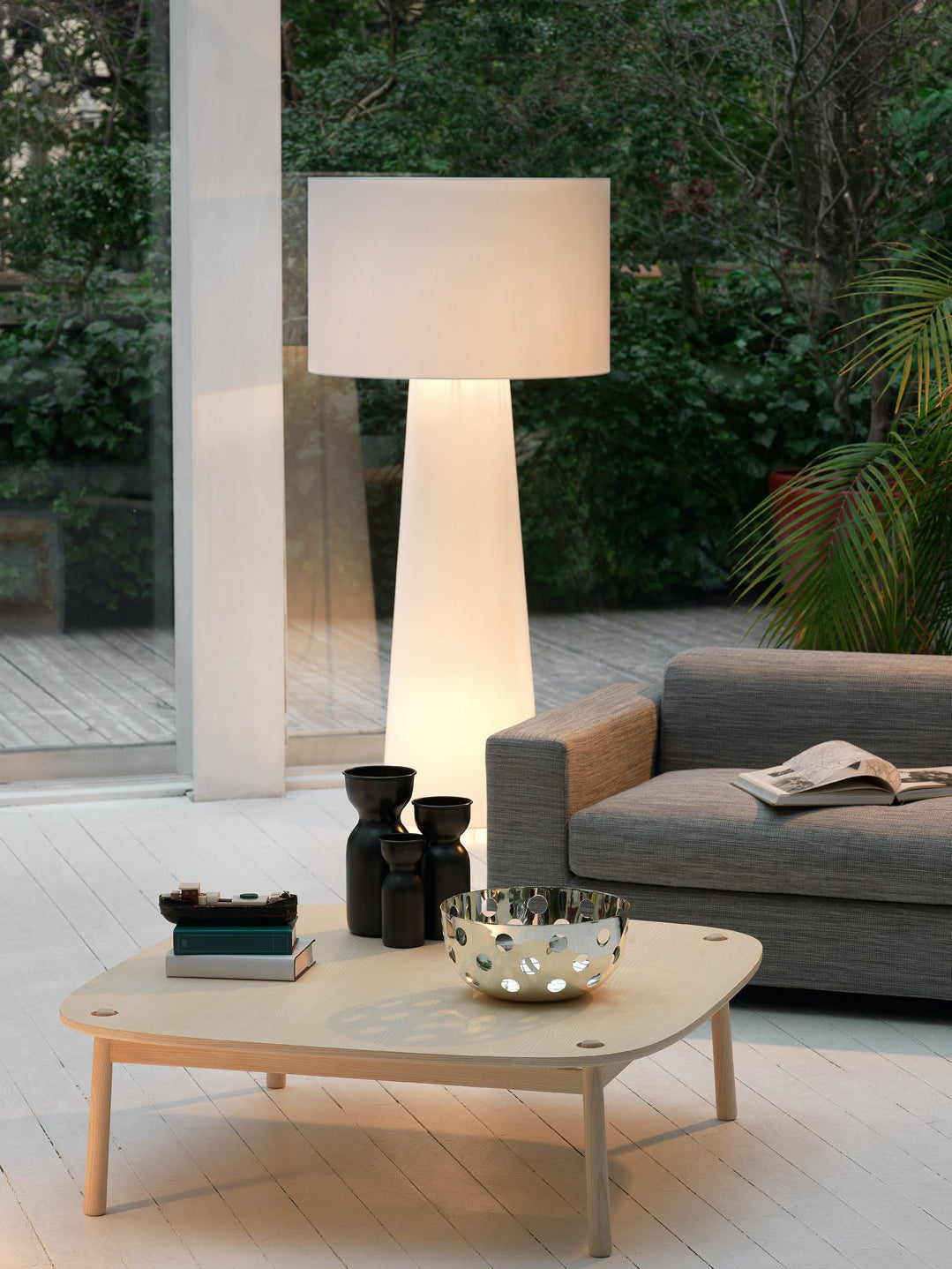 Viraalella Floor Light