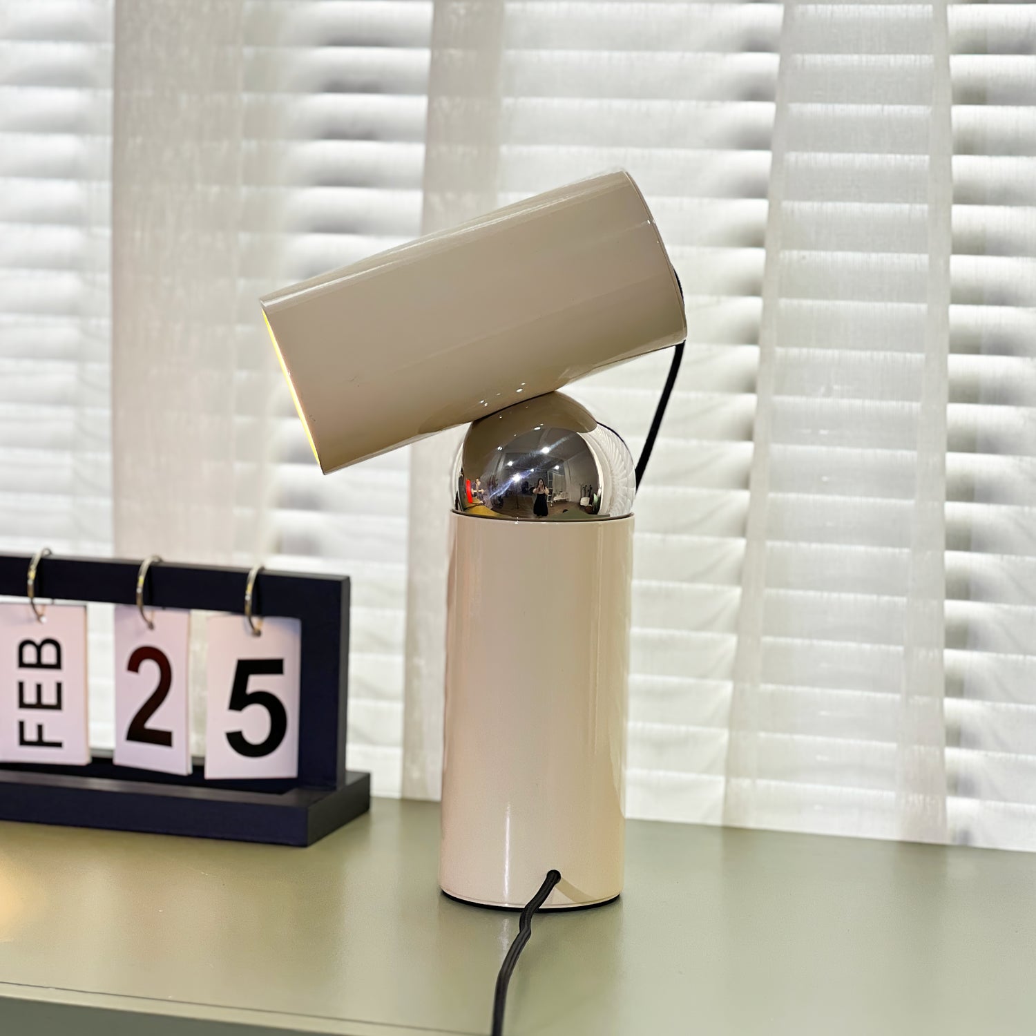 Rivivette Pivot Table Lamp