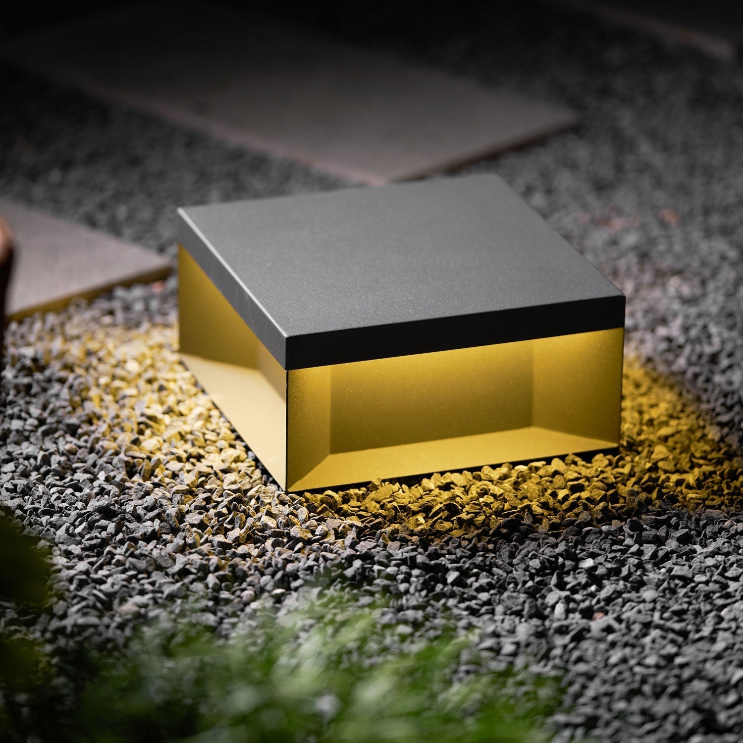 Polly Modern Outdoor Light