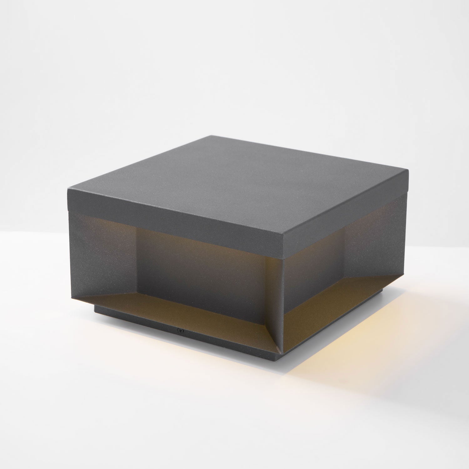 Polly Modern Outdoor Light