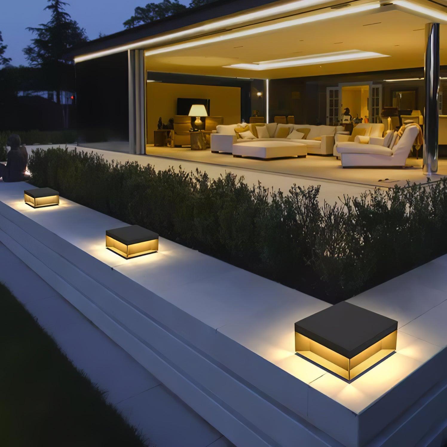 Mirisise Outdoor Light