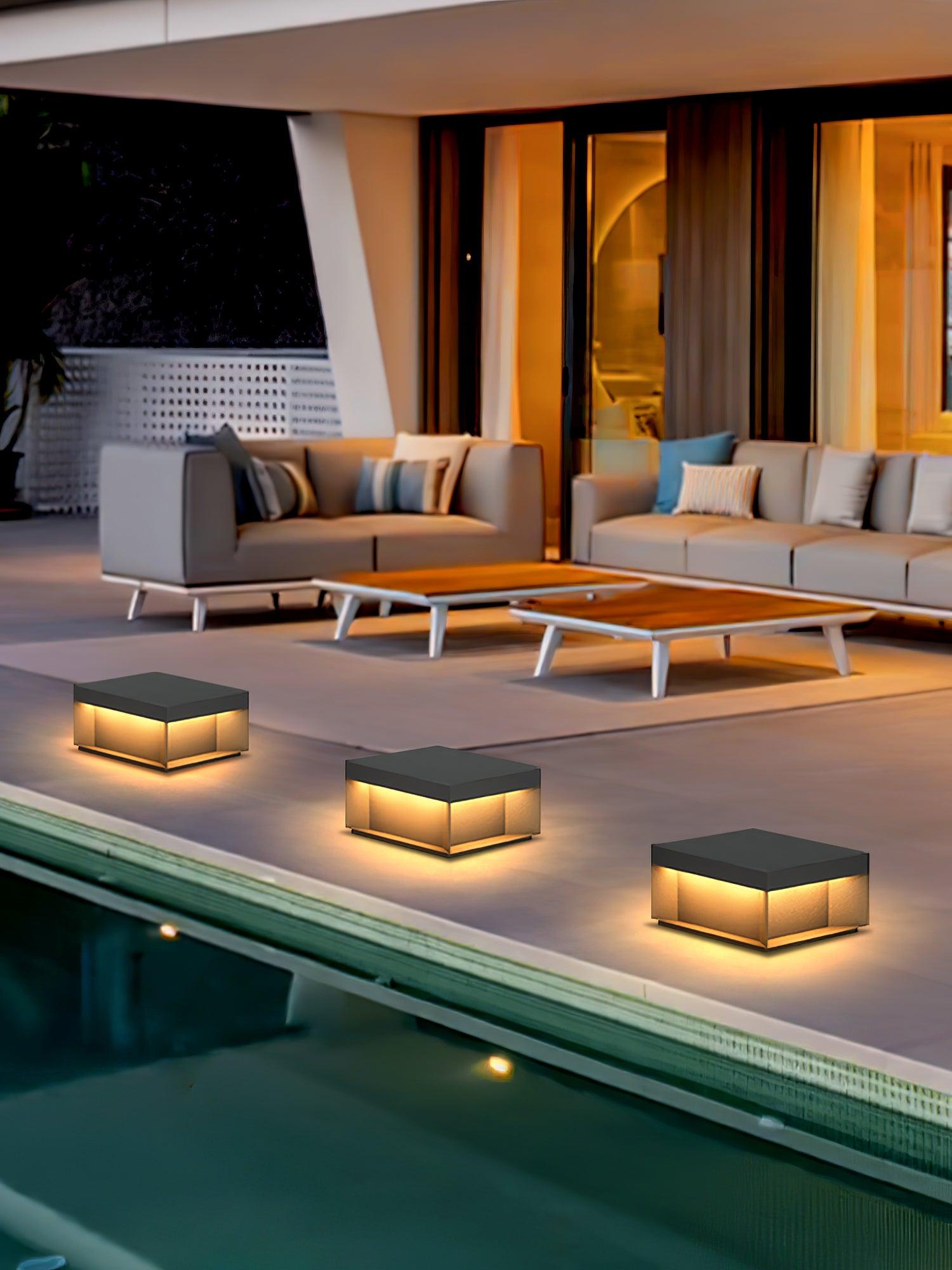 Mirisise Outdoor Light