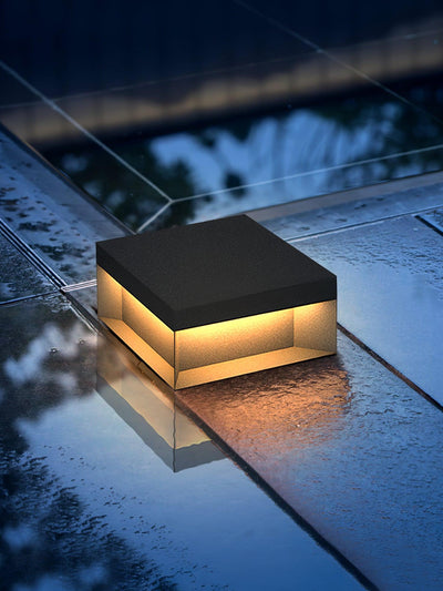 Polly Modern Outdoor Light