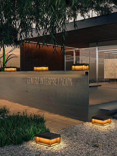 Polly Modern Outdoor Light