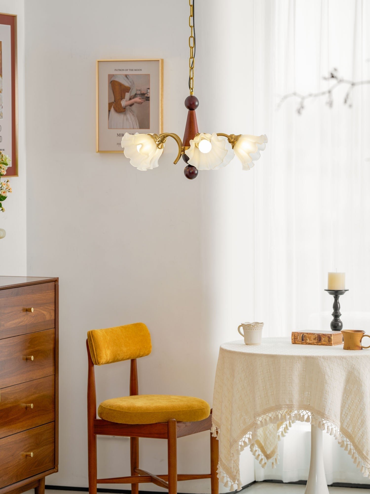 Ilvinan Traditional Elegance Wood Glass Chandelier