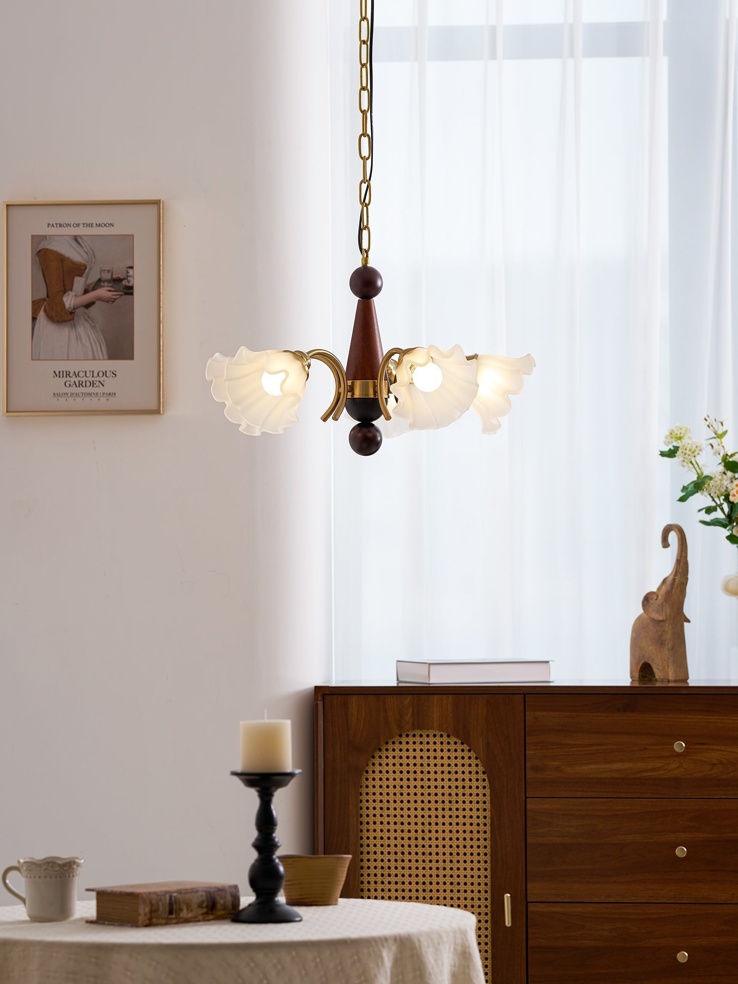 Ilvinan Traditional Elegance Wood Glass Chandelier