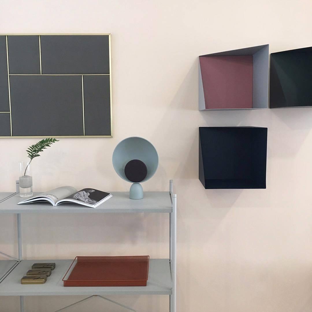 Prynd Modern Table Lamp