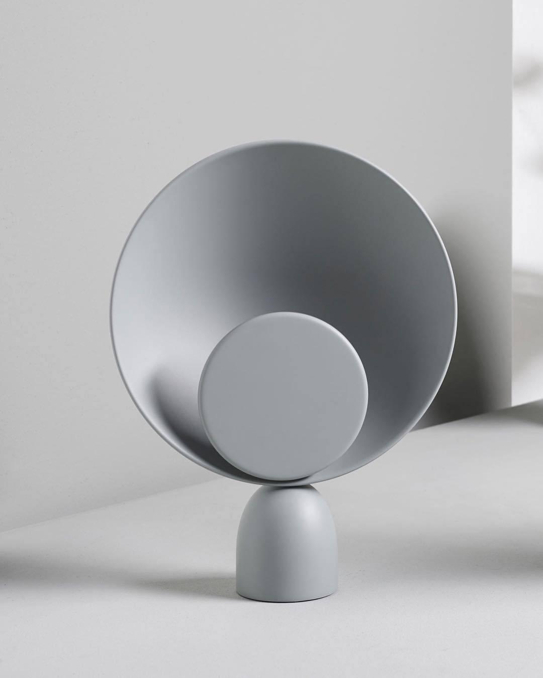 Prynd Modern Table Lamp