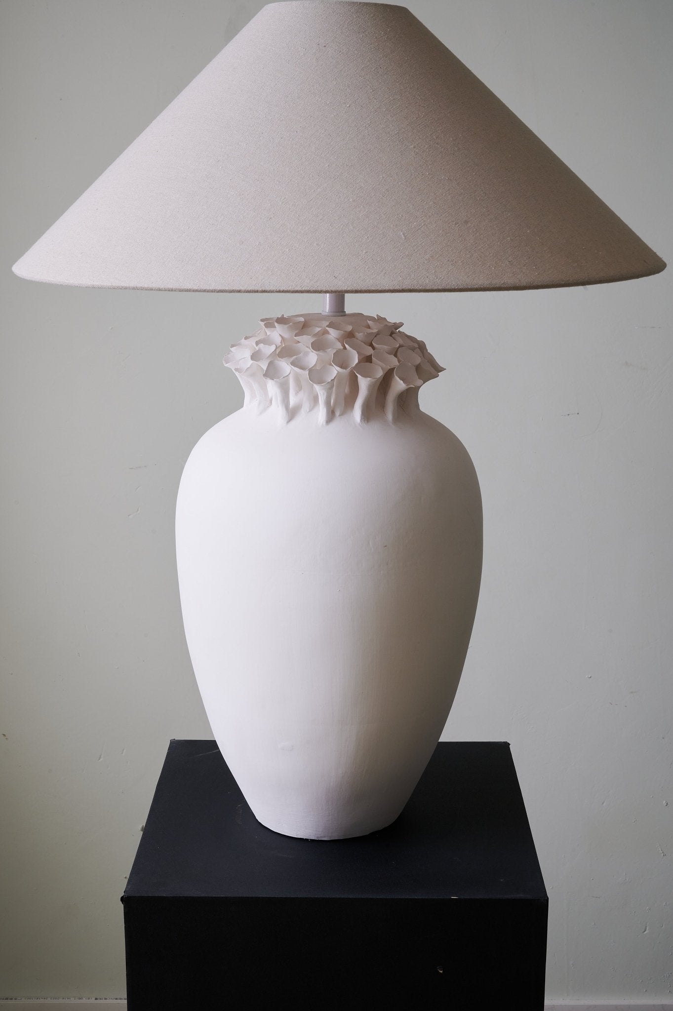 Poppy Minimalist Table Lamp
