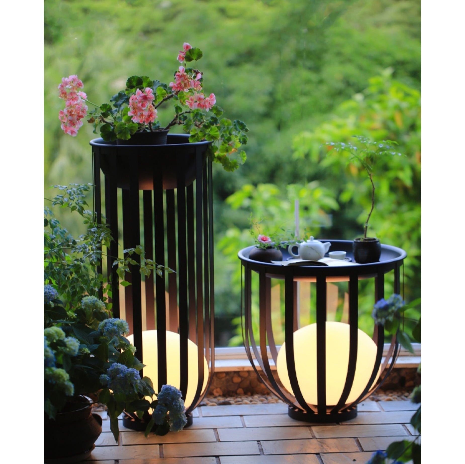 Matteo Outdoor Lamp